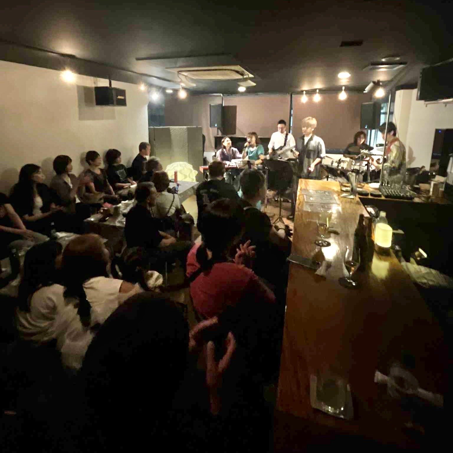 韓国ドラマの名曲を集めたライブ
